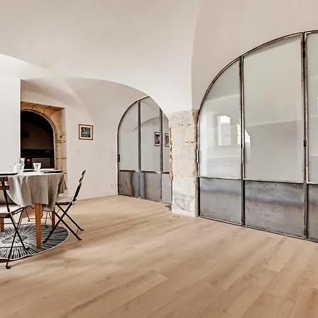 Stylish Flat In The Heart Of The City * باريس